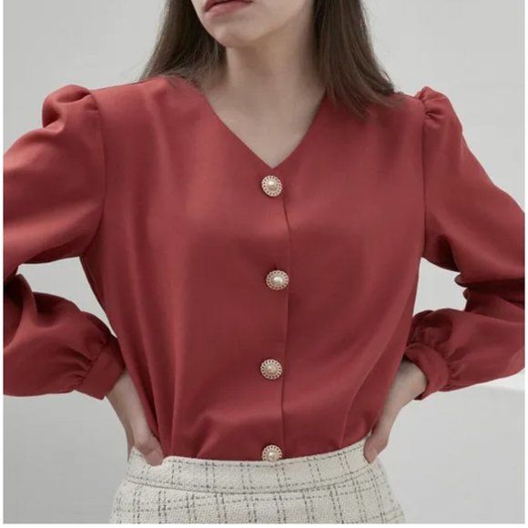 Wconcept Inusway Pearl Button V Neckline Blouse - Picture 2 of 4